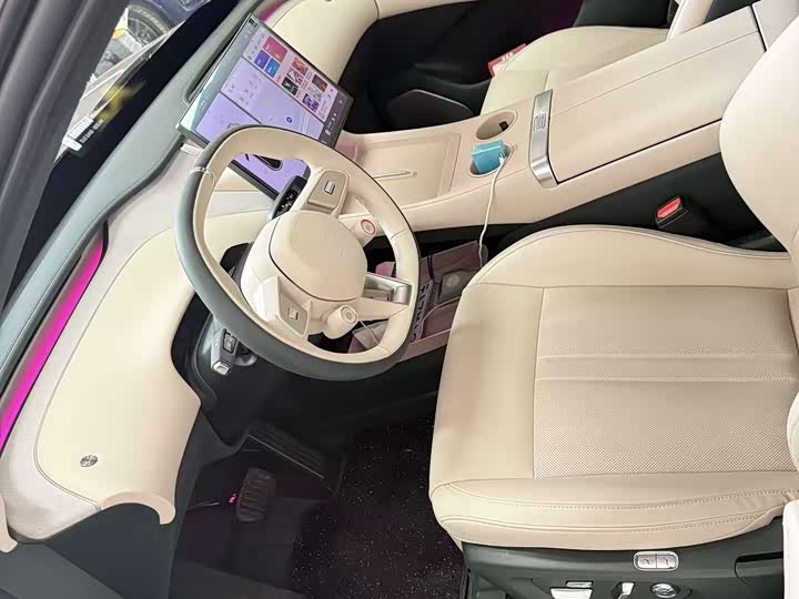 Фото 4 - Xiaomi YU7