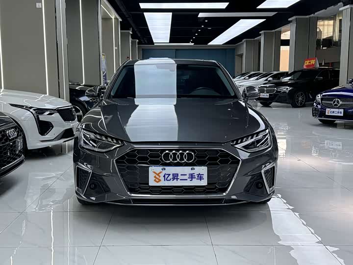 Фото 2 - Audi A4L