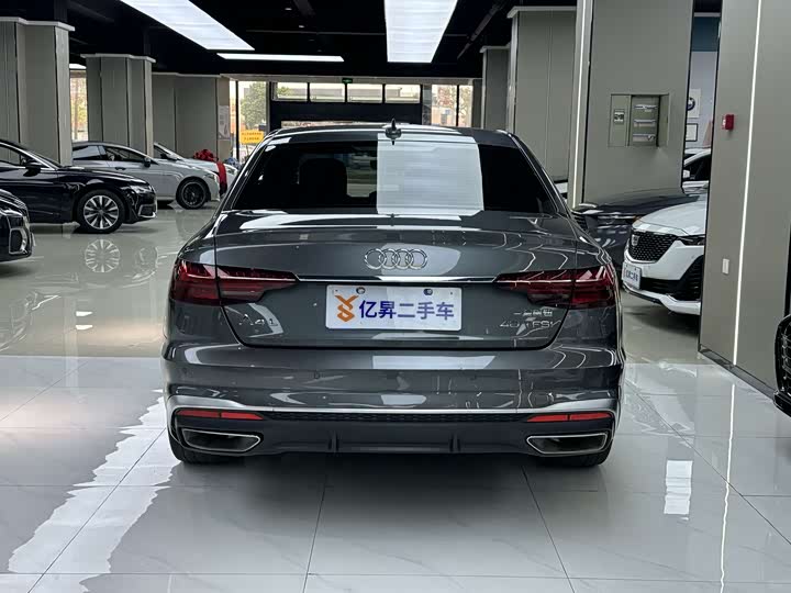 Фото 4 - Audi A4L