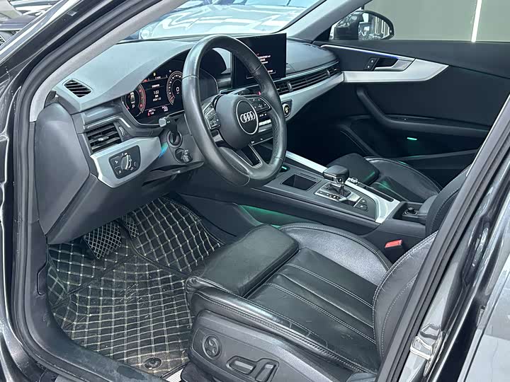 Фото 6 - Audi A4L