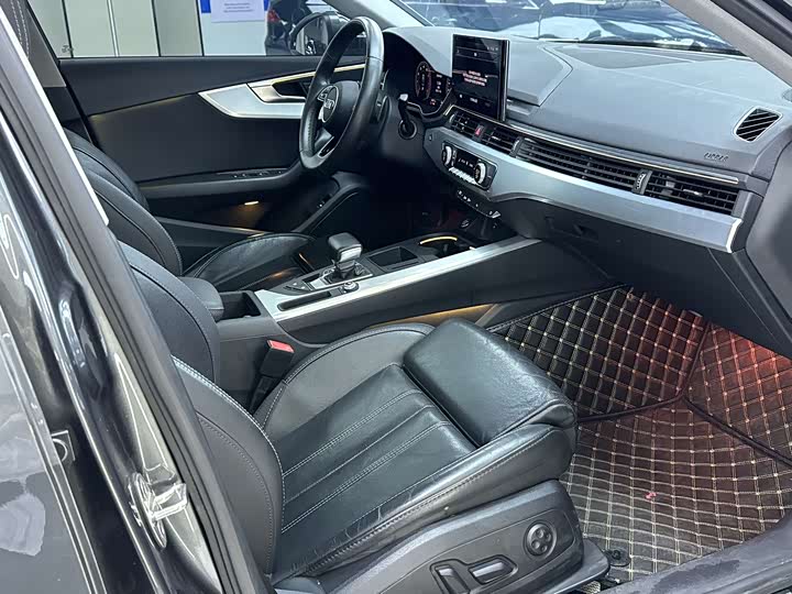 Фото 9 - Audi A4L