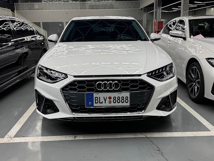 Фото 2 - Audi A4L