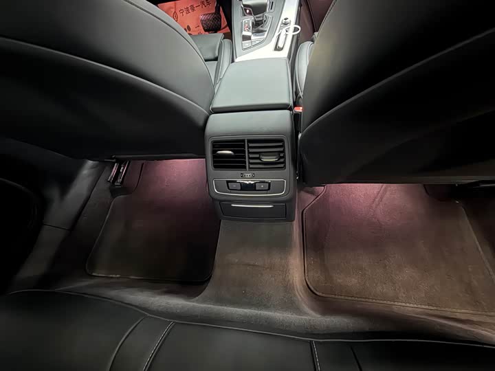 Фото 7 - Audi A4L