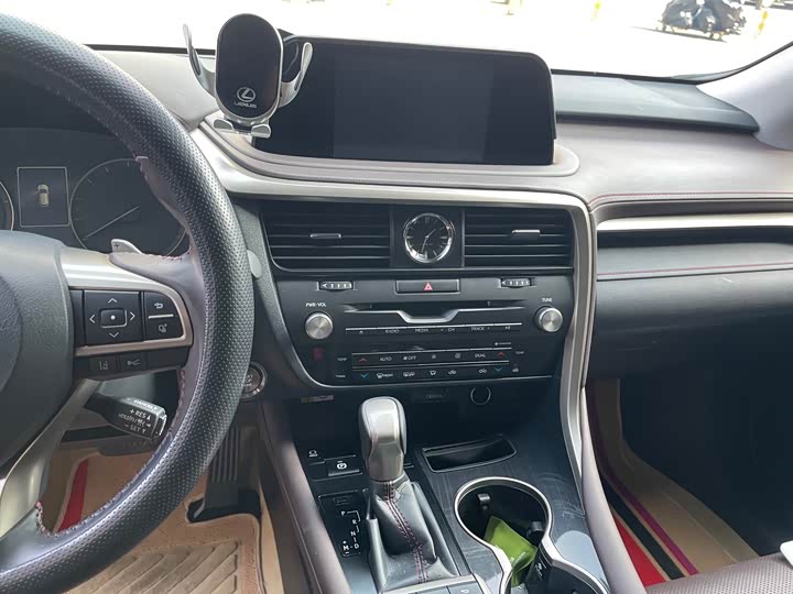 Фото 6 - Lexus RX