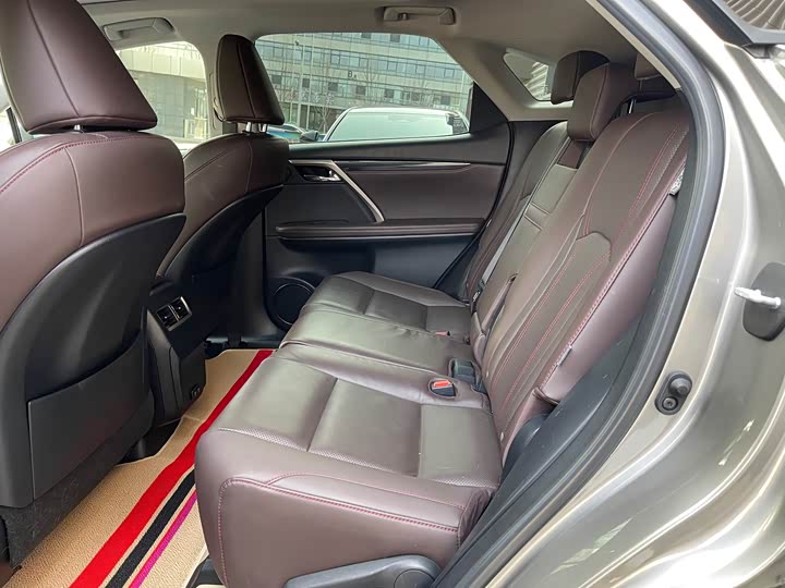 Фото 7 - Lexus RX