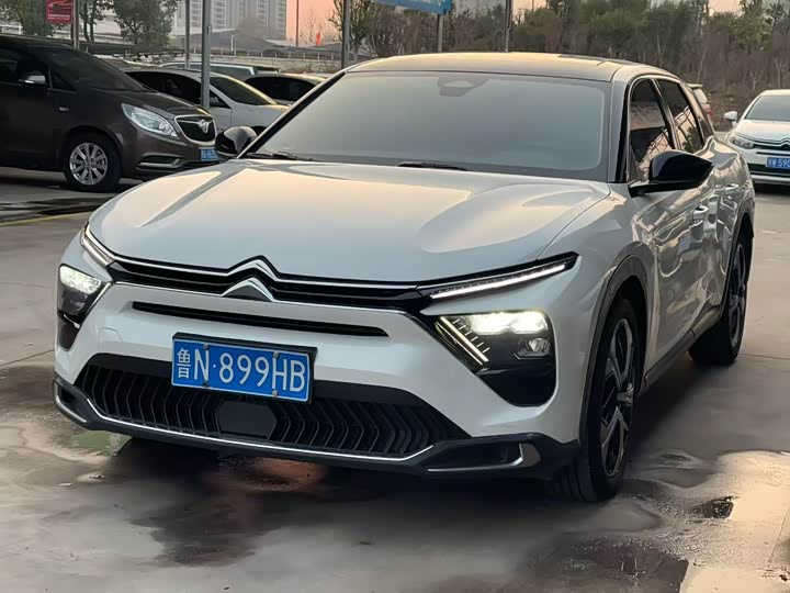 Фото 1 - Citroen C5 X