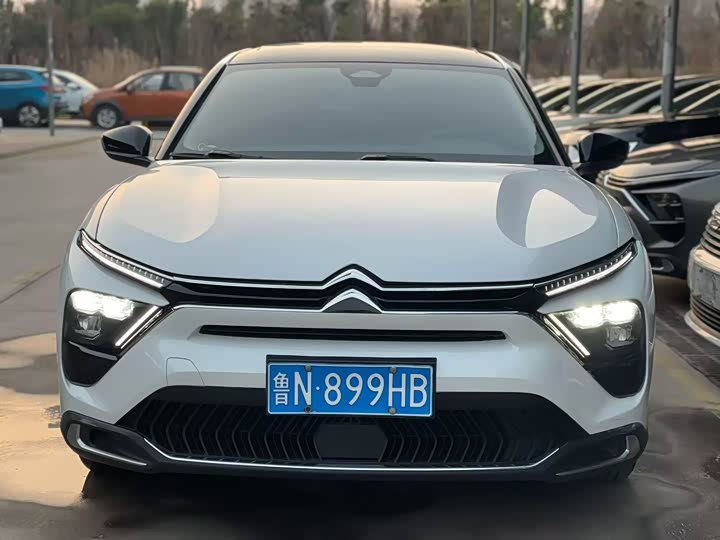 Фото 2 - Citroen C5 X