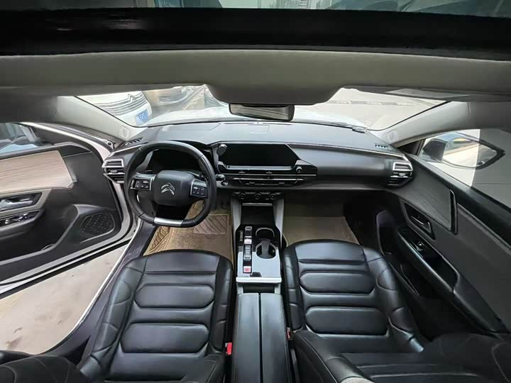 Фото 4 - Citroen C5 X