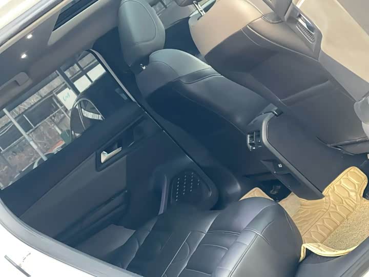 Фото 6 - Citroen C5 X