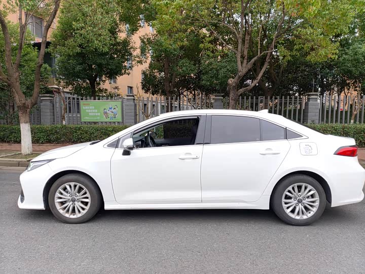 Photo 4 - Toyota Allion