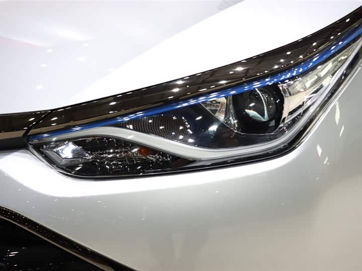 Фото 7 - Toyota Levin Hybrid