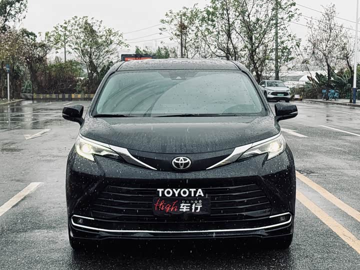 Фото 2 - Toyota Sienna