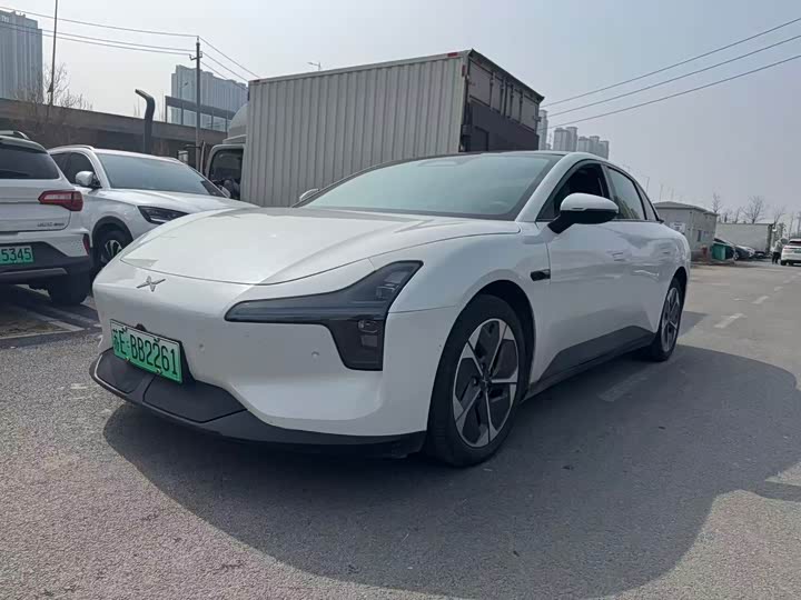 Фото 1 - XPeng Mona M03