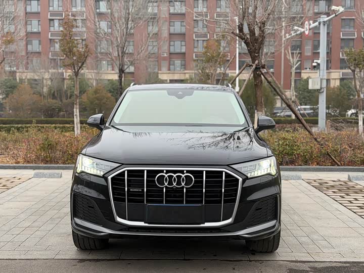 Фото 2 - Audi Q7