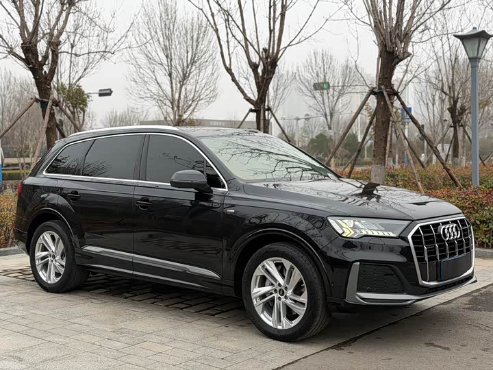 Фото 3 - Audi Q7