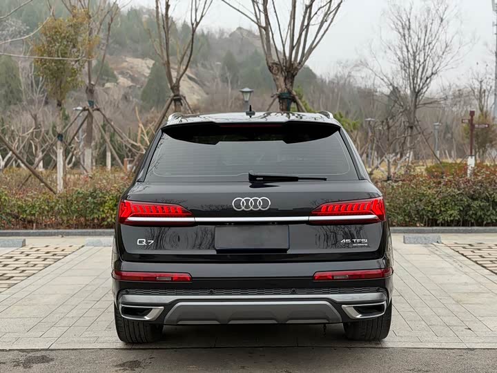 Фото 6 - Audi Q7