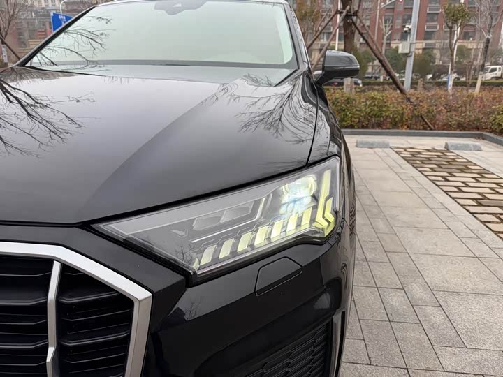 Фото 9 - Audi Q7