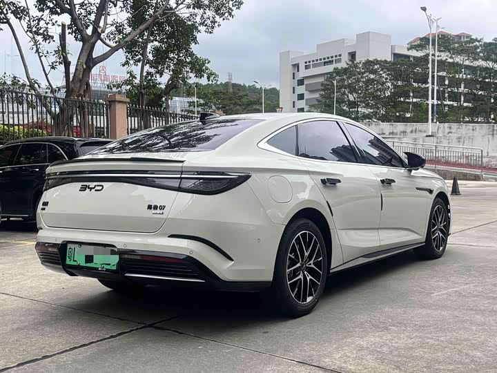 Фото 9 - BYD Seal 07 DM-i Hybrid