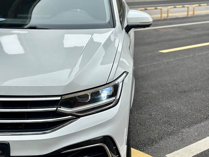 Фото 4 - Volkswagen Tiguan L Pro