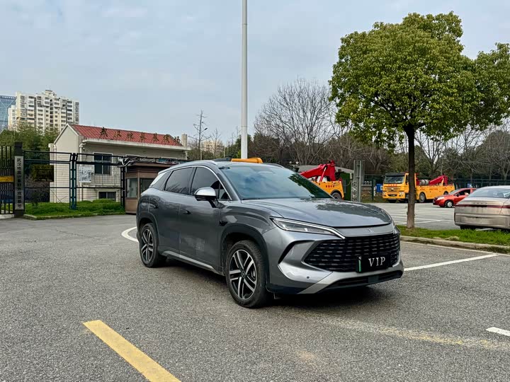 Photo 3 - BYD Song L DM-i Hybrid