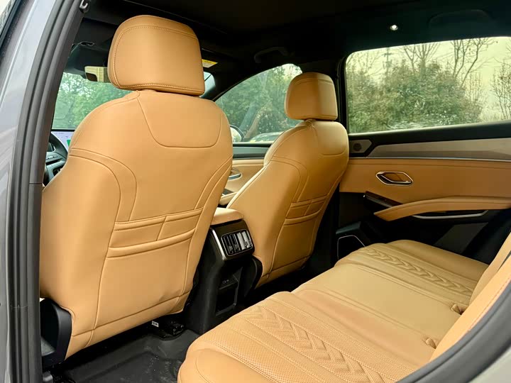 Photo 5 - BYD Song L DM-i Hybrid