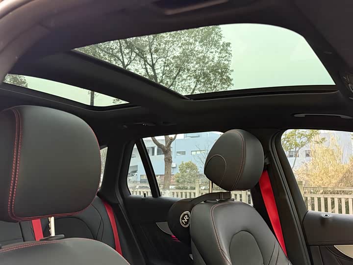 Photo 6 - Mercedes-Benz GLC-Class AMG