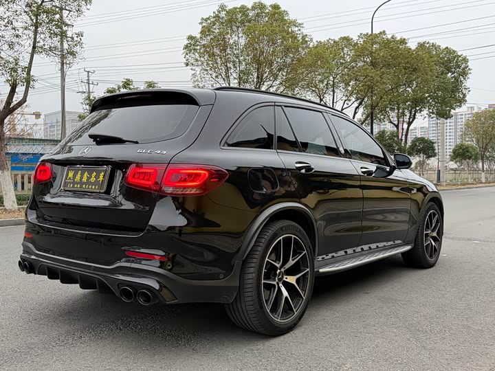 Photo 8 - Mercedes-Benz GLC-Class AMG