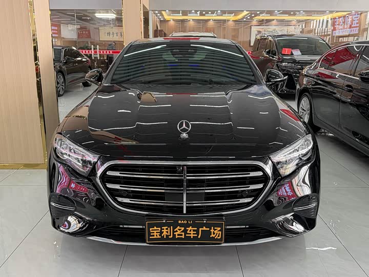 Фото 1 - Mercedes-Benz E-Class