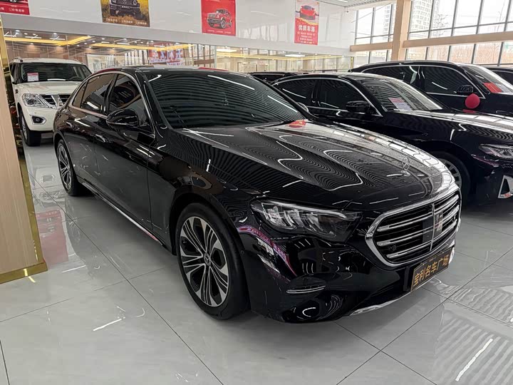 Фото 2 - Mercedes-Benz E-Class