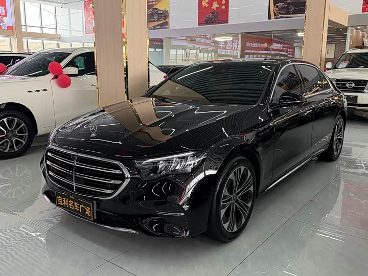 Фото 3 - Mercedes-Benz E-Class