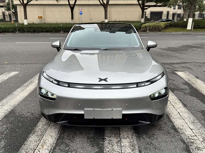 Фото 2 - XPeng P7