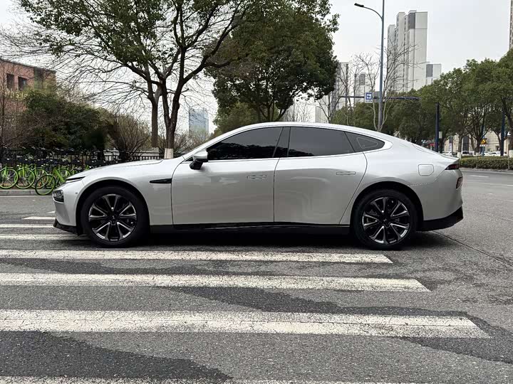 Фото 4 - XPeng P7