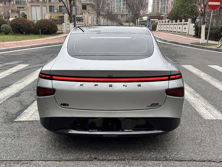 Фото 6 - XPeng P7