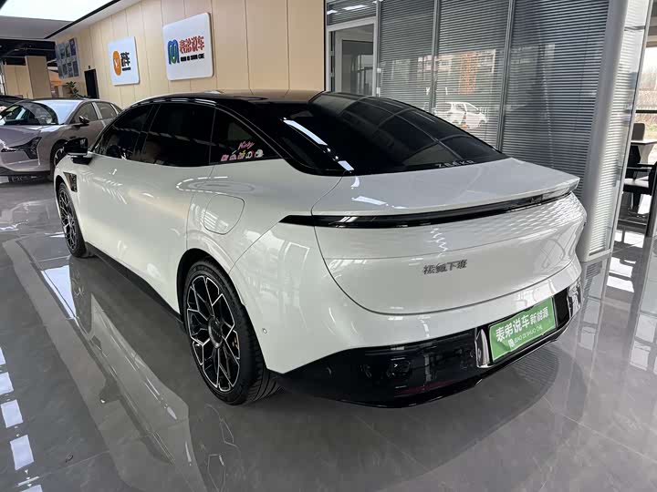 Фото 5 - Zeekr 007