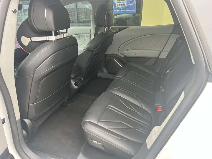 Фото 7 - Zeekr 007