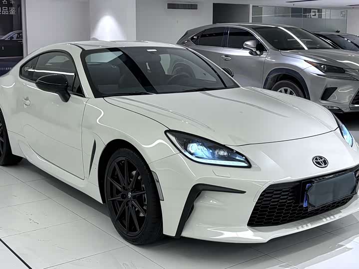 Photo 3 - Toyota GR86