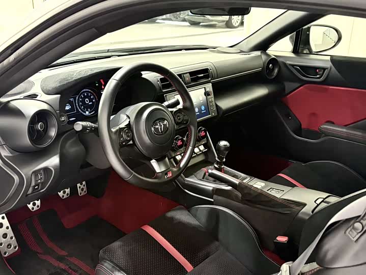 Photo 4 - Toyota GR86