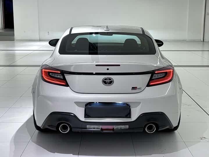 Photo 8 - Toyota GR86