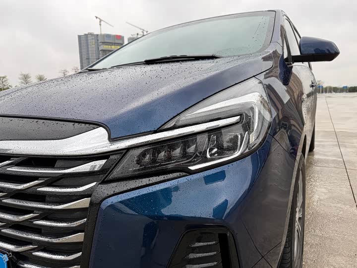 Фото 7 - Buick GL8 ES