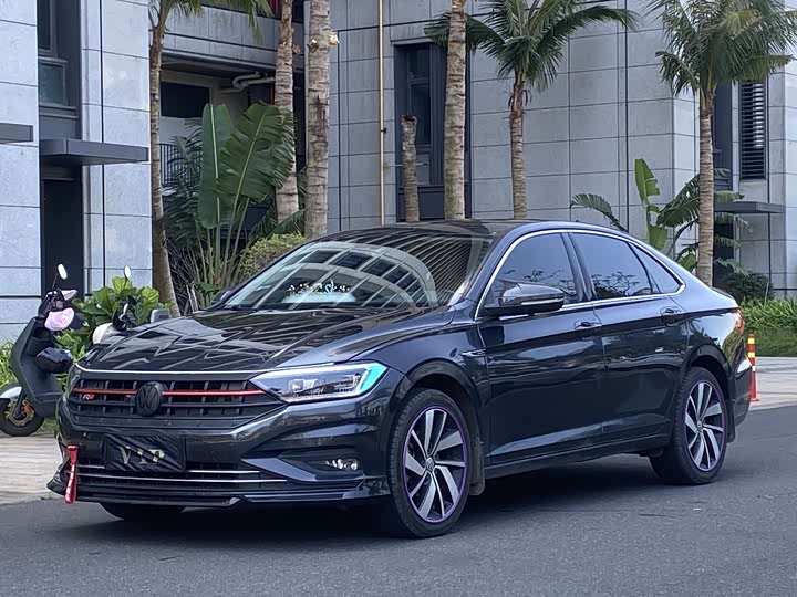 Фото 1 - Volkswagen Sagitar L