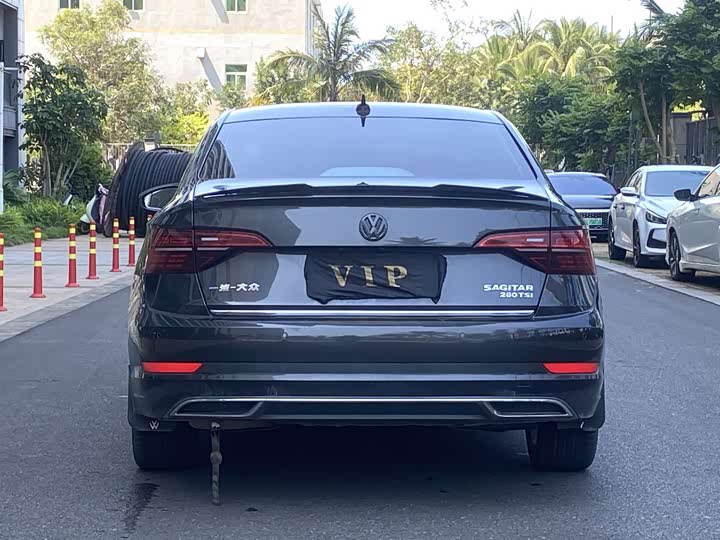 Фото 8 - Volkswagen Sagitar L