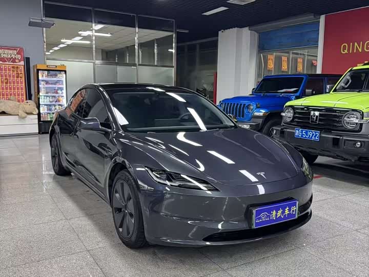 Фото 5 - Tesla Model 3