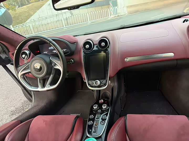 Фото 5 - McLaren GT