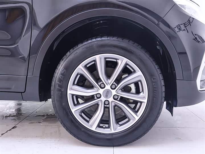 Photo 6 - Geely Atlas