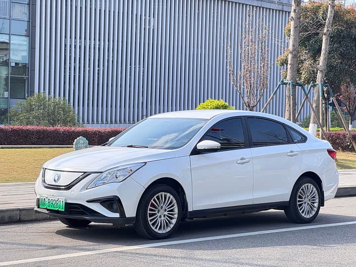 Фото 1 - Dongfeng Forthing S50 EV