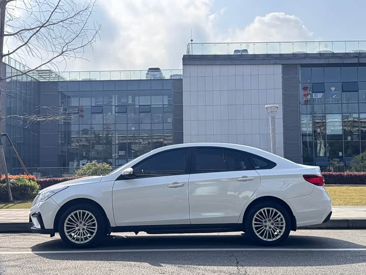 Фото 7 - Dongfeng Forthing S50 EV