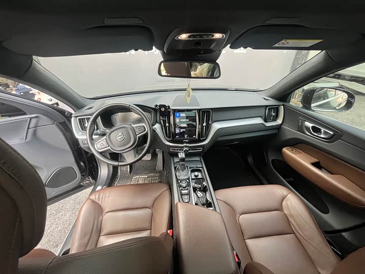 Фото 7 - Volvo XC60