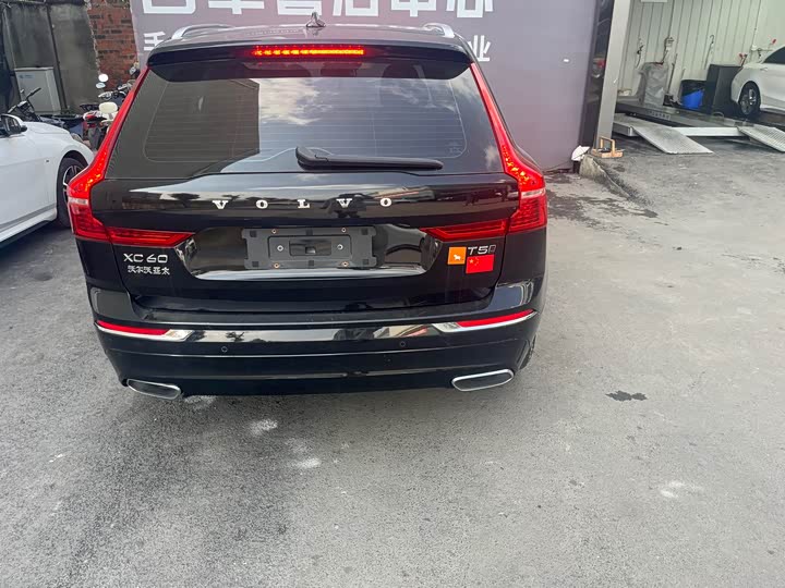 Фото 9 - Volvo XC60