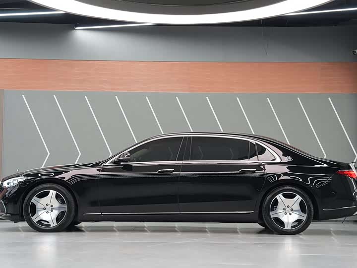 Photo 4 - Mercedes-Benz Maybach S-Class