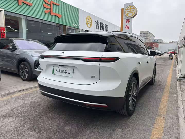 Фото 3 - Nio ES6